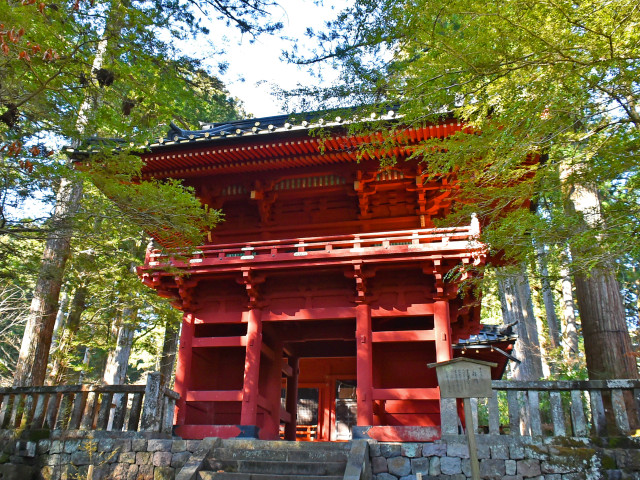 滝尾神社（楼門）